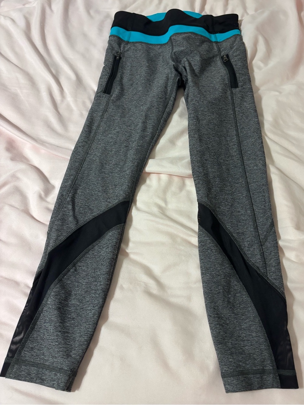 Lululemon Heathered Gray 7/8 Leggings with Teal Waistpanel
